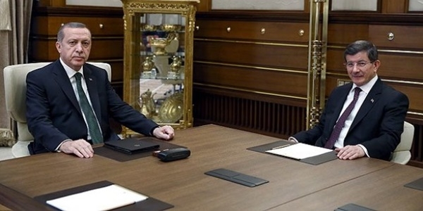 Cumhurbaşkanı Erdoğan, Davutoğlu ile görüşüyor