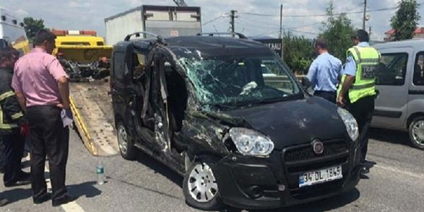 Halk otobüsü kaza yaptı: 1 ölü, 3 yaralı