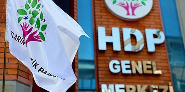 HDP'den gazetecilere koridor yasağı