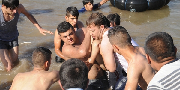 Dicle Nehrine giren 15 yandaki ocuk bouldu