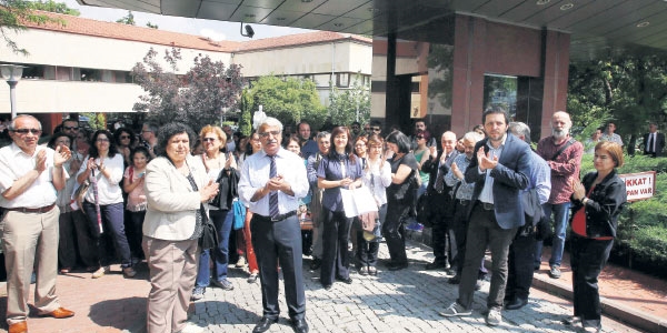 Akademisyenlere sosyal medya takibi