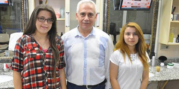 Kadın müşterilere kızınca erkek kuaförü oldular