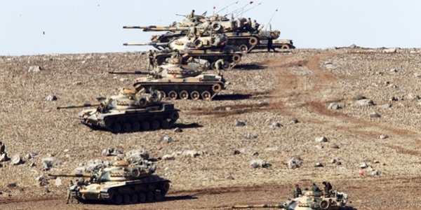 Suriye sınırına tank taburu sevk edildi