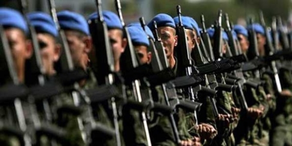 2 asker kavga etti. 1 ağır yaralı