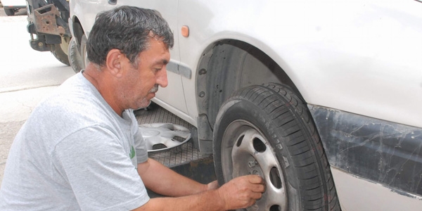 Yaz ayında kış lastiği kullanmak fren mesafesini uzatıyor