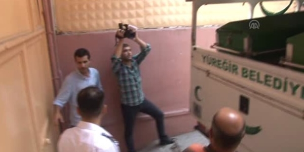 Adana'da pencereden düşen çocuk öldü