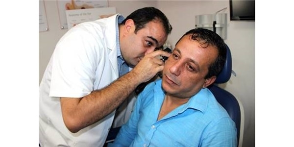 17 yıllık işitme kaybı kulaklarına takılan tüplerle sona erdi