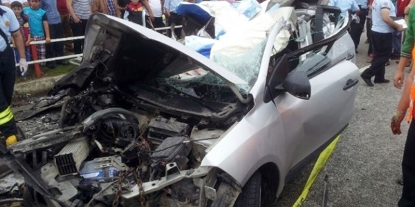 Samsun'da trafik kazası: 2 ölü, 1 yaralı