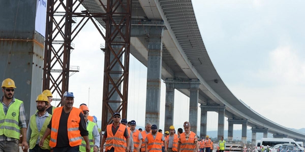 Mega projenin 'en ağır' parçası yerleştirilidi