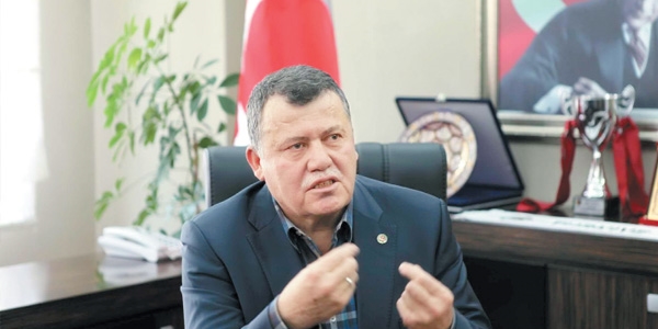 İradesini ipotek ettiren kişiden hukukçu olmaz