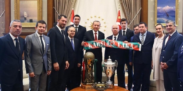 Erdoğan'dan İzmir'e 10 bin kişilik yeni salon müjdesi