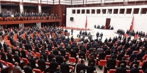 Temmuz aynda Babakan ve Milletvekillerinin emekli maalar artt m?