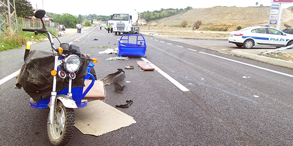 mam, trafik kazasnda yaraland