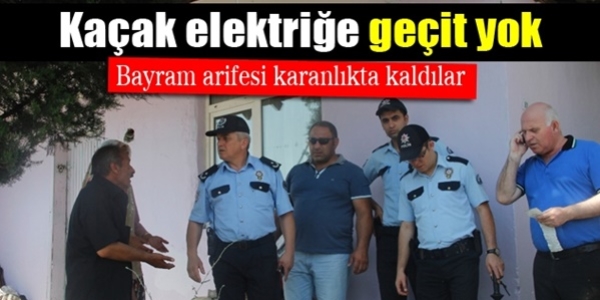 Elektrik direklerinde bine yakın kaçak kablo!