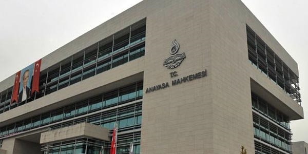 AYM'den 'ifade özgürlüğü' kararı
