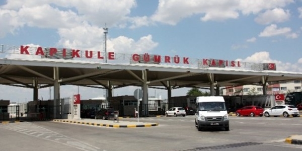 Gurbetçiler, Sınır Kapısı'ndan yurda girmeye başladı