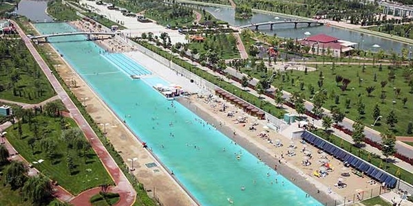 Eskişehir'de yapay plaj sezonu açıldı