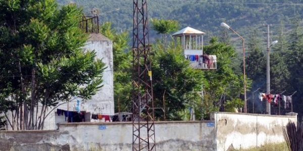 Eski cezaevi, mevsimlik işçilere köy oldu