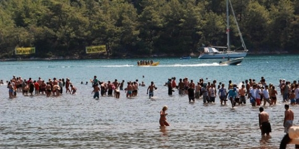 Kızkumu Plajı'na turist akını