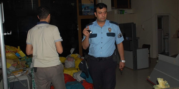 Adıyaman'da PTT şubesinin kapıları açık unutuldu