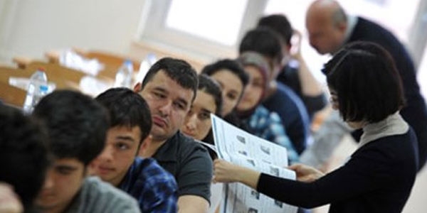 Gözetmenlik yapacak öğretmene sınav puanı geldi