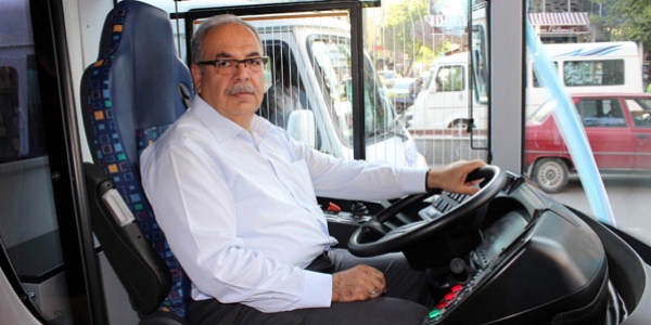 Belediye Başkanı otobüs şoförlüğü yaptı