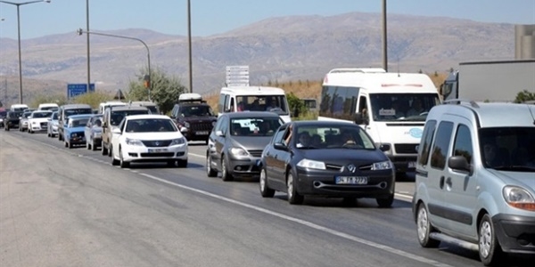 Ulatrma Bakanl'ndan bayram trafii uyars