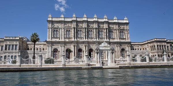 Dolmabahçe Sarayı'nda işitme engellilere yönelik turlar başladı