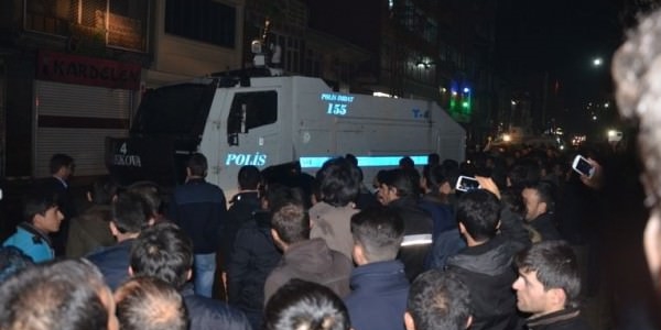 Van'da yangına TOMA'larla müdahale