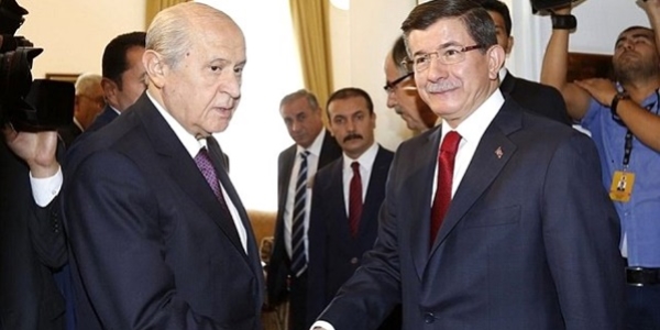 Davutoğlu ve Bahçeli helalleşmiş