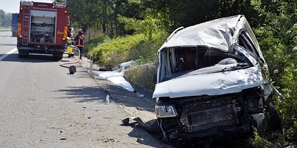 Trafik kazalar bayram ncesi can ald