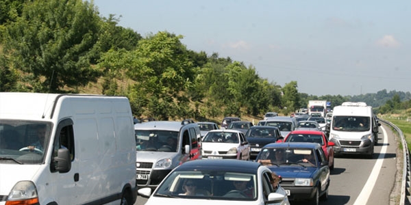 Bayram tatili yollarda çileye dönüştü