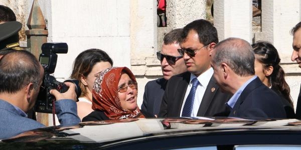 Erdoğan, anne ve babasının mezarlarını ziyaret etti