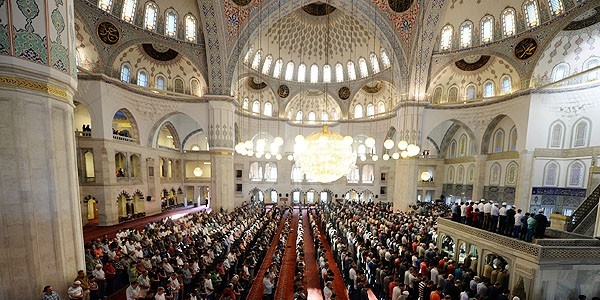 Ramazan Bayram dolaysyla camileri doldurdu