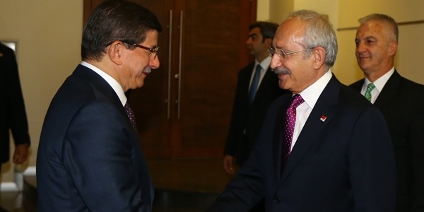 Partiler bayramın ikinci günü bayramlaşacak