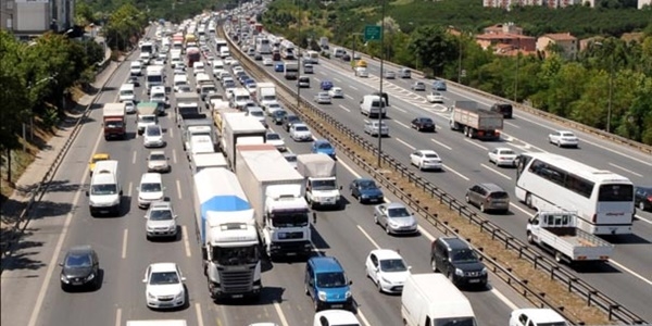 Tatil dönüşü trafiği için yoğun önlem