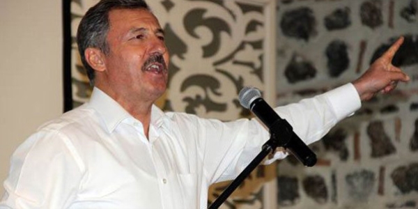 Özdağ: Davutoğlu kardeşimiz başka bir şey değil