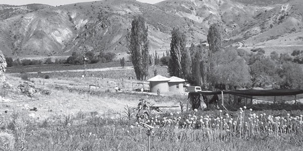 Ekolojik köy hızlı trene takıldı