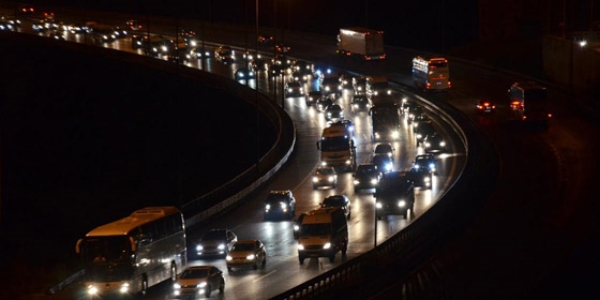 İstanbul'a dönüş yolunda km.'lerce kuyruk
