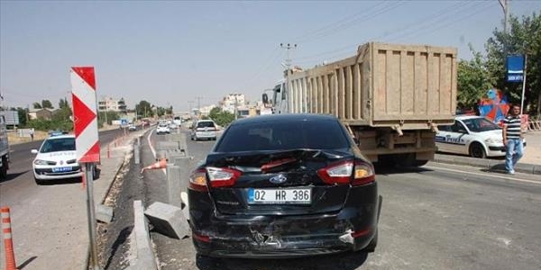 Başbakan'ın konvoyunda kaza: 2 polis yaralı