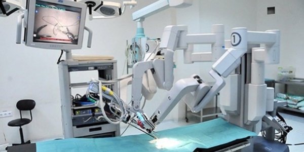 Böbrek naklinde robotik cerrahiyle yüzde yüz başarı
