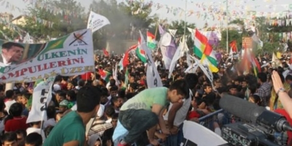 'Diyarbakır mitingine bombayı PKK koydu' iddiası