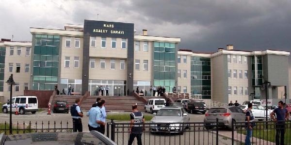 Adliye önünde kalaşnikoflu saldırı: 3 yaralı