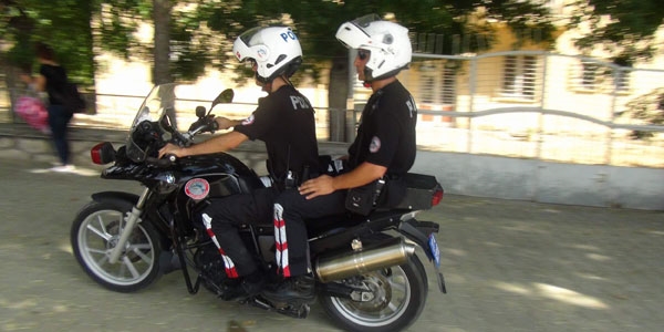 Polislere 'çelik yelek giyin' uyarısı