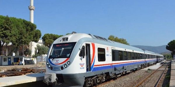 Klima sistemi arızalanınca yolcular imdat frenini çekti