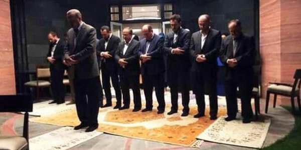 Cumhurbaşkanı Erdoğan, Külliye'de namaz kıldırdı