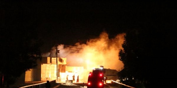 Diyarbakr ve Siirt'te polis karakolu, Nusaybin'de polis arac tarand!