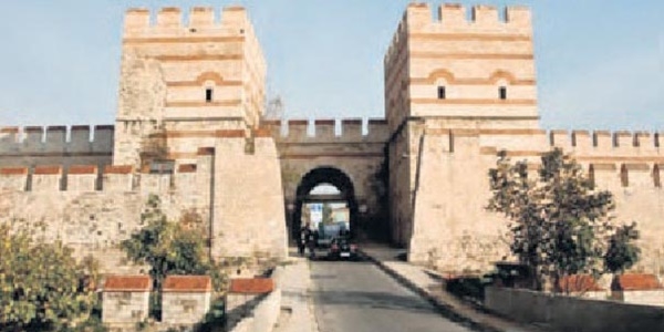 Sır dolu 45 sur kapısı aralandı