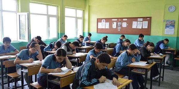 Liselerde başarı neden düşüyor?