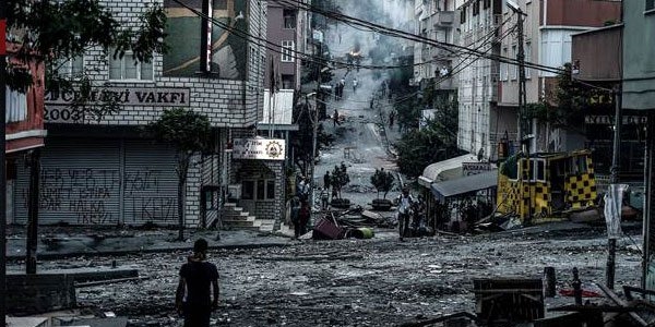 Gazi Mahallesi'nde cenaze için anlaşma sağlandı